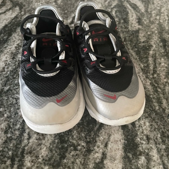 Air Max - Picture 3 of 4